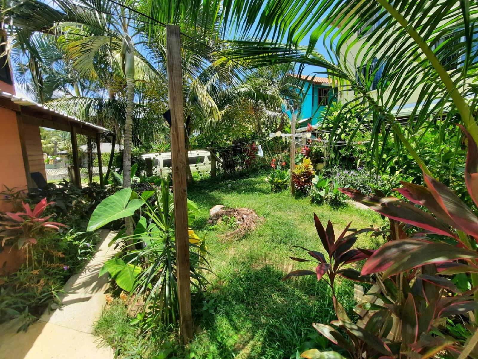 Roatan Backpackers' Hostel Sandy Bay Exterior foto