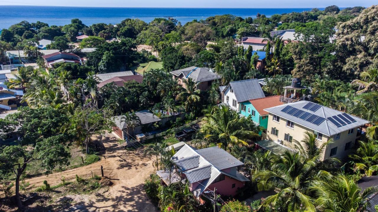 Roatan Backpackers' Hostel Sandy Bay Exterior foto