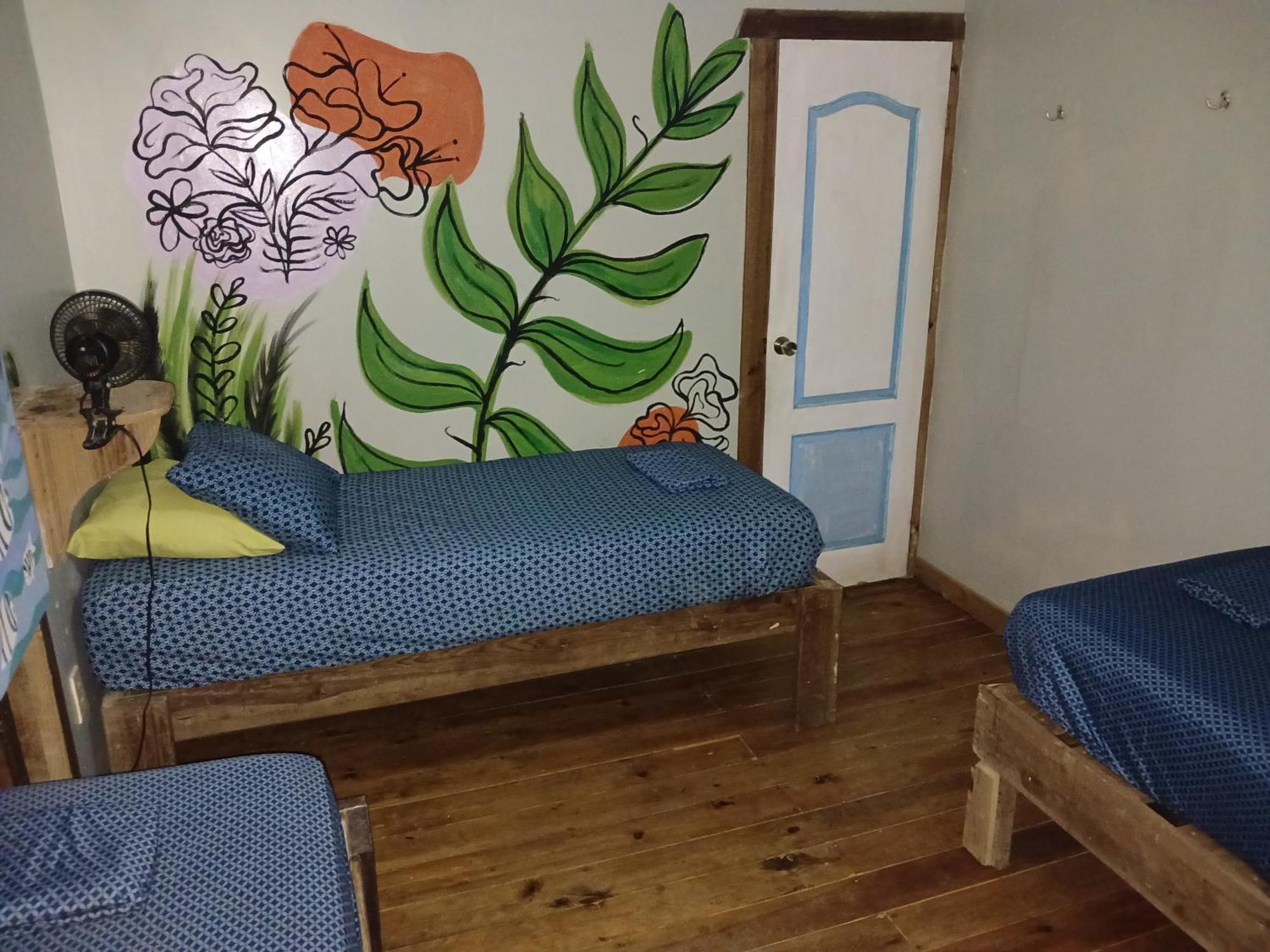 Roatan Backpackers' Hostel Sandy Bay Exterior foto